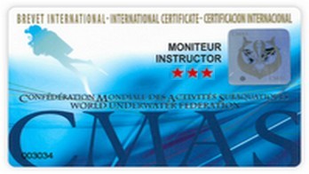 Moniteur de plongée 3* cmas